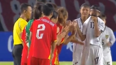 ベトナムU16女子代表が感動の勝利を収め、インドネシアはフィールドで涙を流した