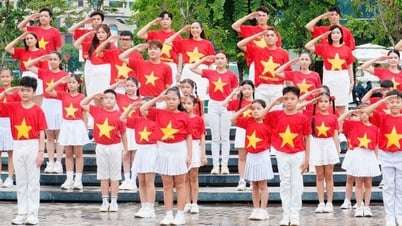 ศิลปินกว่า 80 คนร่วมร้องเพลง "Next Life Will Be Vietnamese" เพื่อเฉลิมฉลองวันชาติ 2 กันยายน