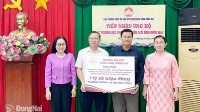 ឧបត្ថម្ភសម្ភារៈបរិក្ខារមានតម្លៃជាង ១,៦ ពាន់លានដុងសម្រាប់សាលារៀននៅតំបន់ព្រំដែន