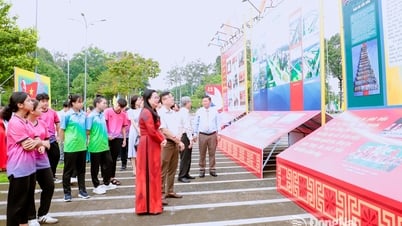 ベトナム国家の歴史的節目である8月革命と9月2日の建国記念日の展示会の開幕