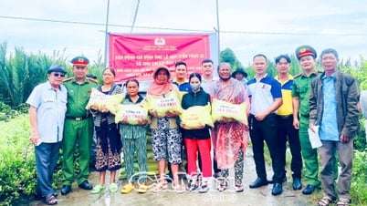 Trao hơn 130 phần quà trong chương trình “Gắn kết cộng đồng – Giữ vững an ninh”