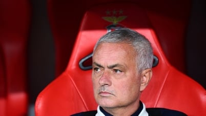 Nóng: HLV Mourinho bị sa thải