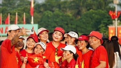 The government gives each citizen 100,000 VND to celebrate Independence Day.