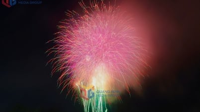 Heute Abend Höhenfeuerwerk auf dem Sun Carnival Square