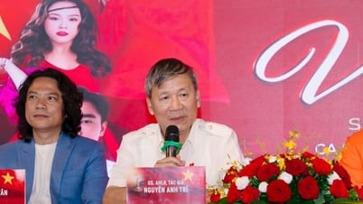Hơn 1.000 người hát “Vinh quang, ơi Việt Nam” của Anh hùng lao động Nguyễn Anh Trí