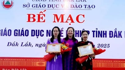 សន្និបាត​គ្រូ​អប់រំ​វិជ្ជាជីវៈ​ខេត្ត​ឆ្នាំ​២០២៥៖ ប្រគល់​រង្វាន់​ទី​១​ដល់​គ្រូ​ឆ្នើម​ចំនួន​២​នាក់