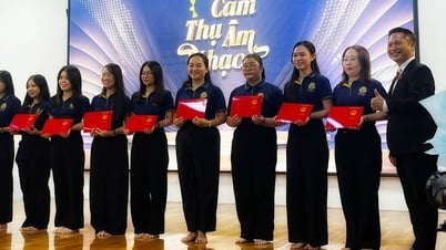 ครูอนุบาล 79 คนได้รับการฝึกอบรมดนตรีเพิ่มเติมอีกหนึ่งปีเพื่อ 'ปลูกฝังอารมณ์ของเด็กๆ'