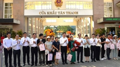 Apertura del turismo a través de la frontera entre Tan Thanh (Vietnam) y Po Chai (China)