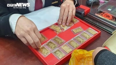 金価格は1タエルあたり1億2900万ドンに達しようとしており、3日連続で最高値を更新した。