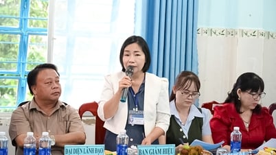 ドンナイ省人民委員会副委員長レ・チュオン・ソン氏がブダンの学校施設を視察