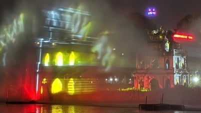 Hồ Gươm bất ngờ có… 2 tháp Rùa