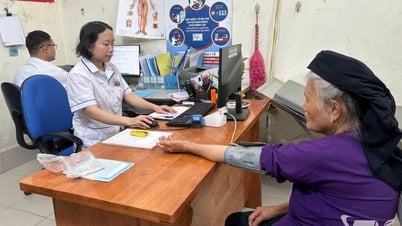 Vượt khó chăm lo sức khỏe cho nhân dân
