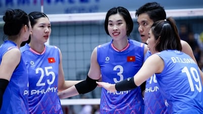 Thanh Thúy khiến người hâm mộ bóng chuyền Việt Nam thót tim