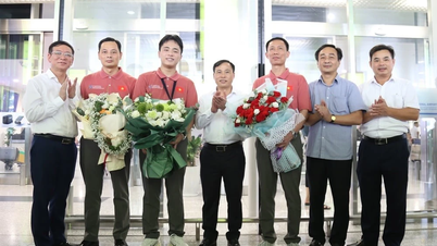 Trường chuyên thiếu... học sinh