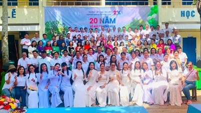 Cựu học sinh Trường THPT Châu Văn Liêm họp mặt kỷ niệm 20 năm ngày ra trường