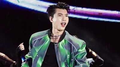Ngàn khán giả đội mưa, nhiệt tình 'kiss cam' tại concert có HIEUTHUHAI, Pháp Kiều