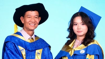 Hiệu trưởng dặn tân cử nhân 'chăm làm, chăm học, không để AI phá hủy tương lai'