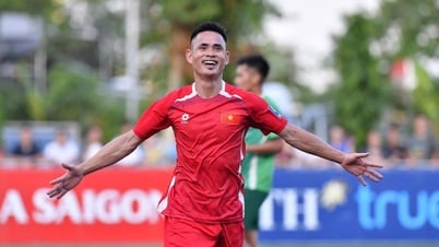Đội tuyển 7 người Việt Nam gây ấn tượng trước các ngôi sao bóng đá sân cỏ
