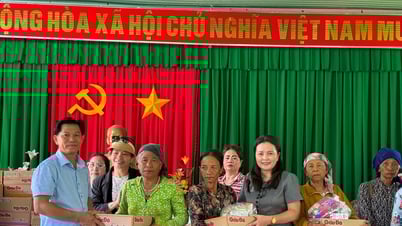 Hàm Thạnh trao tặng 330 suất quà cho đồng bào dân tộc khó khăn