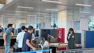 Tốn vài phút cởi giày, thắt lưng, nhưng thiệt hại lớn kinh tế
