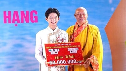 Chàng trai 16 tuổi đoạt giải nhất Tiếng hát ca cổ phát thanh đặc khu Côn Đảo 2025