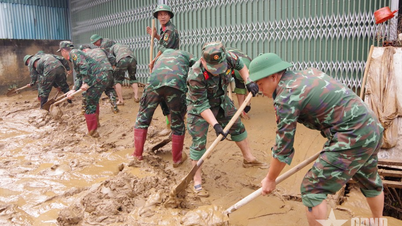 Giúp dân vùng tâm lũ Sơn La