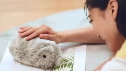 Robot thú cưng sử dụng trí tuệ nhân tạo gây sốt tại Nhật Bản, người dân đổ xô tìm mua