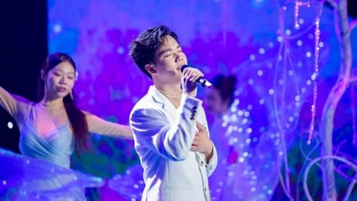 Đình Thụy khiến ca sĩ Đoan Trang “tan chảy”, danh ca Ngọc Ánh đòi song ca