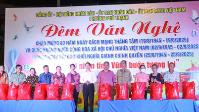 Phu Thanh Ward (HCMC) verteilte 80 Geschenke an arme Haushalte