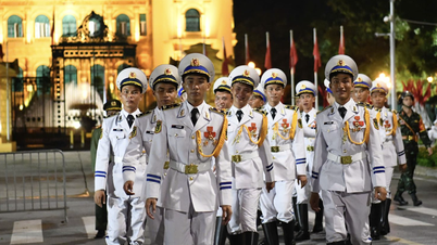 Lapangan Ba ​​Dinh ramai sebelum gladi bersih parade A80