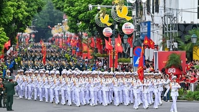 국경일 80주년 기념 퍼레이드 리허설의 인상적인 이미지