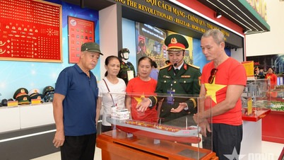 Exposition des réalisations nationales - 80 ans du chemin de l'Indépendance - Liberté - Bonheur : Espace d'exposition du Ministère de la Défense Nationale : Un lieu reliant l'armée et le peuple