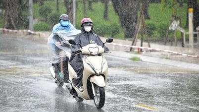 Cuaca hari ini 30 Agustus: Tekanan rendah menjadi badai saat dekat pantai, hujan sangat lebat dari Utara ke Da Nang, hujan lebat di Selatan