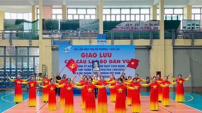 Lebih dari 6.000 anggota Serikat Wanita Lam Dong berpartisipasi dalam pertunjukan tari rakyat untuk merayakan Hari Nasional 2 September