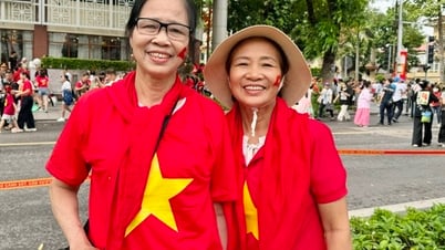 9月2日の建国記念日80周年を祝うパレードのリハーサルを見て、人々は感動して涙を流した。