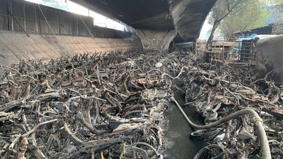 Eliminate human-caused fire at parking lot under Vinh Tuy bridge