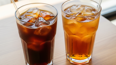 Minum kopi dengan secangkir teh: Apa kata para ahli?