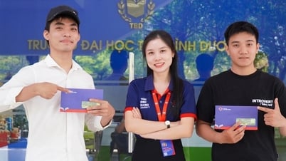 Universitas di Kota Ho Chi Minh memberikan setiap mahasiswa 100.000 VND pada Hari Nasional 2 September