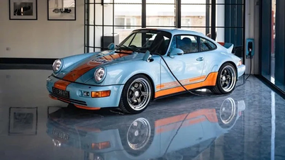 Porsche 911 993 "reborn" into an electric sports car