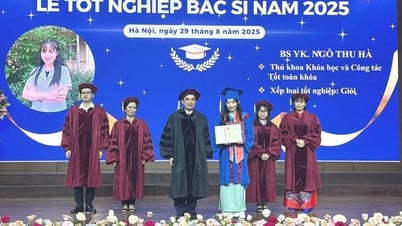 하노이 의대 '초희귀' 두 번의 수석 졸업생 초상화