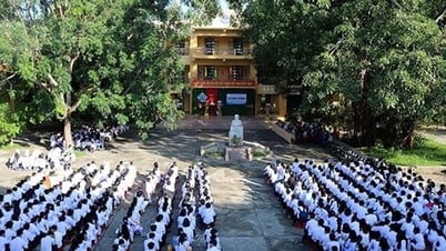 Молодежь под одной крышей