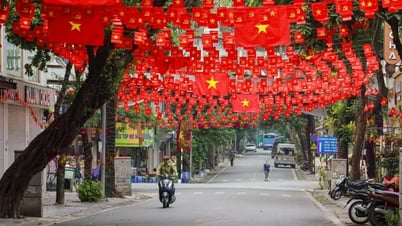 Hanói está radiante com "Ba Dinh Red" para celebrar o 80º aniversário da Revolução de Agosto e o Dia Nacional 2 de setembro