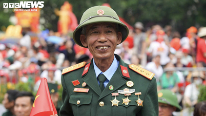Para veteran duduk di kursi prioritas sebelum latihan A80