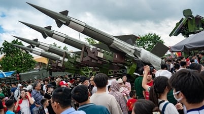 Lautan manusia berbondong-bondong ke pameran 80 tahun prestasi