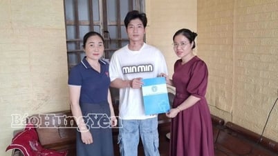 Trao 120 suất quà tặng trẻ mồ côi và người có hoàn cảnh khó khăn ở xã Quỳnh Phụ