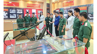 โบราณวัตถุเหล่านี้บอกเล่าเรื่องราวการต่อต้านของกองทัพและประชาชนในเขตสามเหลี่ยมปากแม่น้ำโขงต่อฝรั่งเศส