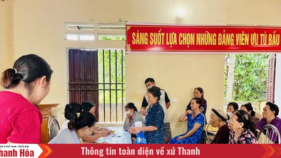 Hơn 27.400 người dân xã Tây Đô được nhận quà Tết Độc lập