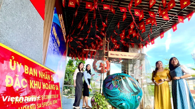 La Casa de Exposiciones Hoang Sa organiza una serie de actividades especiales "Firmes a la vanguardia"
