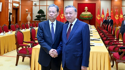 [ภาพ] เลขาธิการโต ลัม ต้อนรับประธานสภาประชาชนแห่งชาติจีน จ้าว เล่อจี