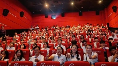 Uma escola comprou ingressos para todos os alunos assistirem ao filme "Chuva Vermelha" de graça.